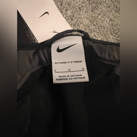Nike Jacket Reflective sz L - Picture 6 of 15